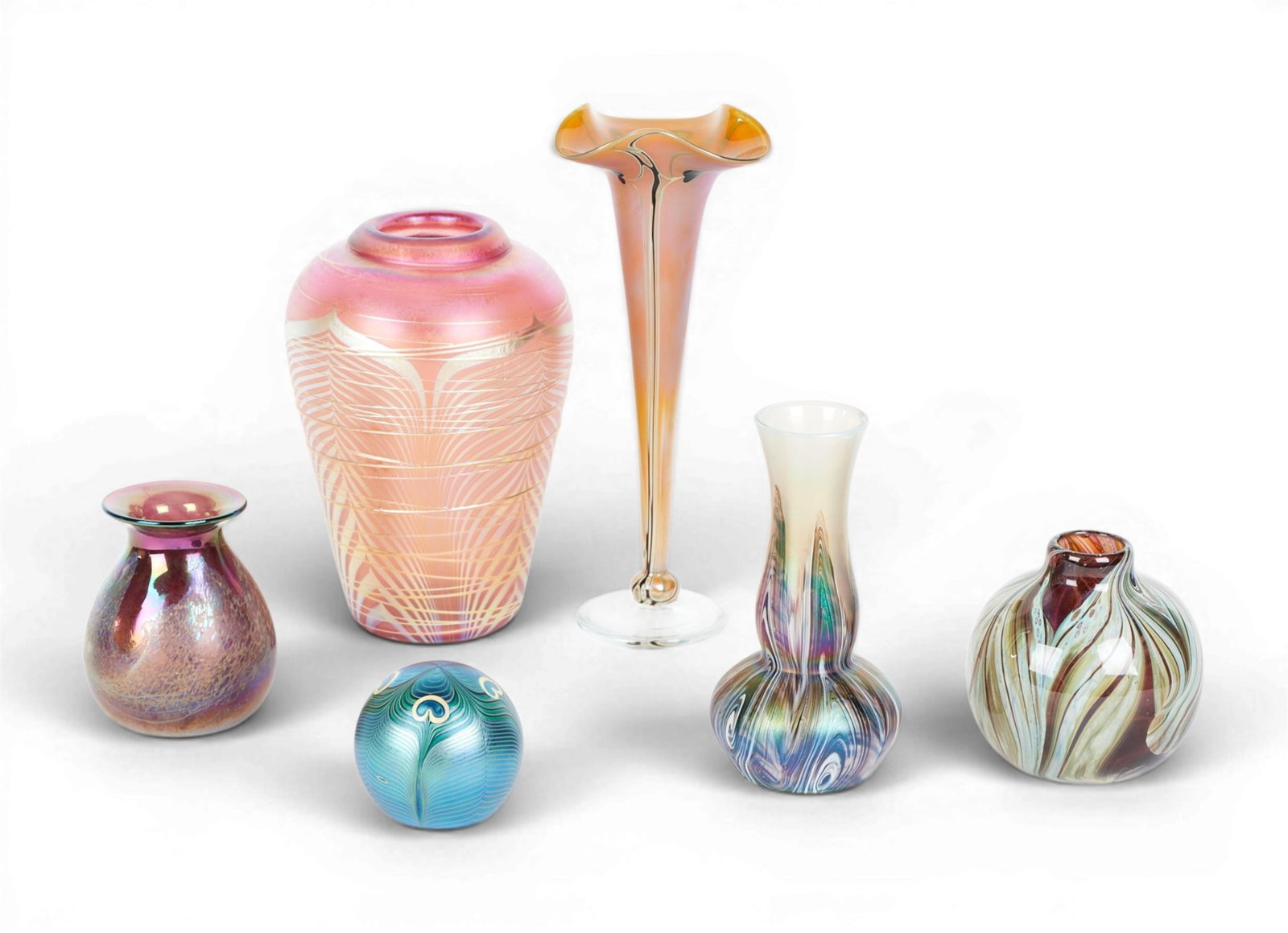 A group of six art glass items (1 of 8)