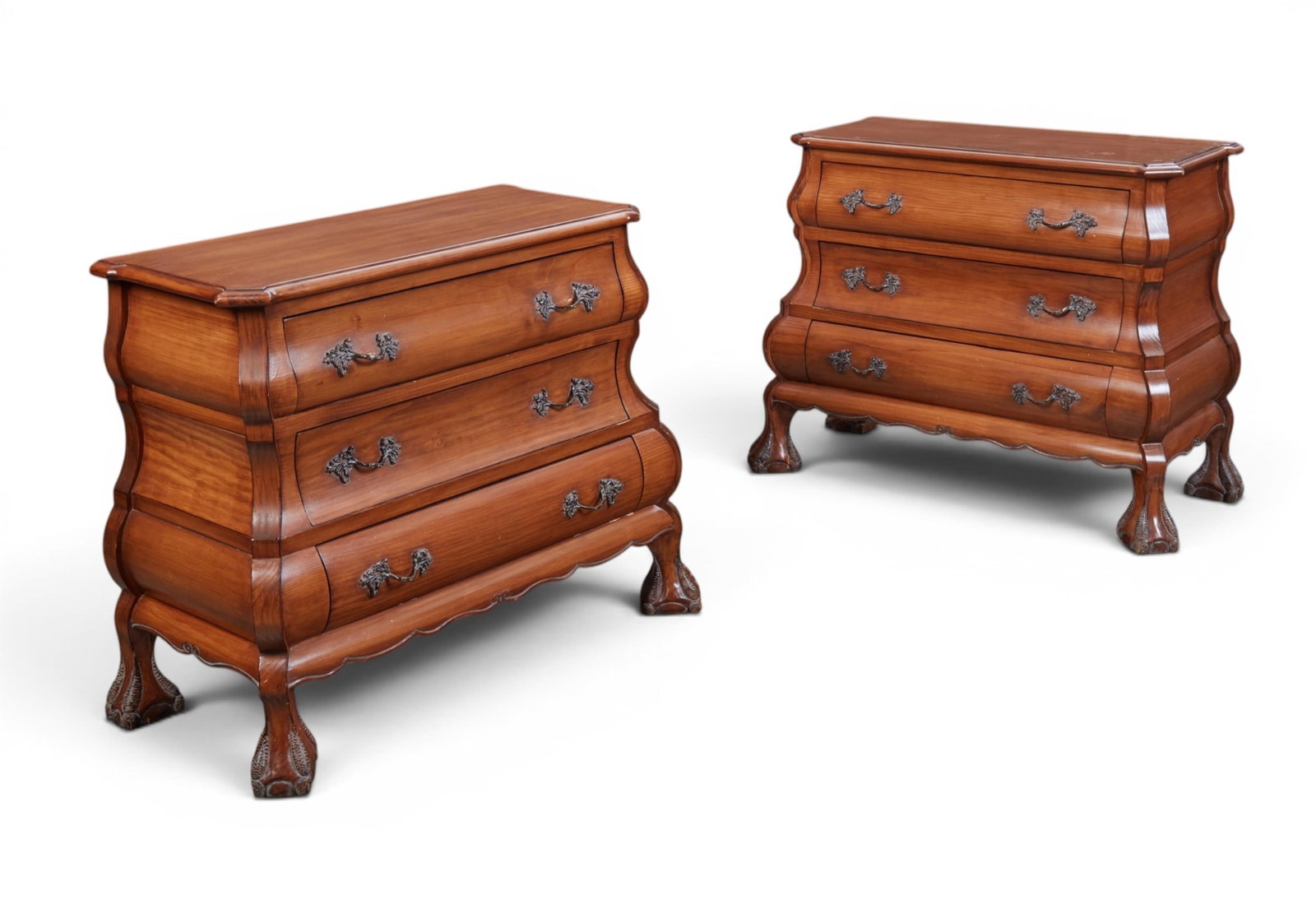 A pair of three drawer chests: A pair of three drawer chests height 34 x width 39 x depth 18 in. (86.4 x 99.1 x 45.7 cm.)