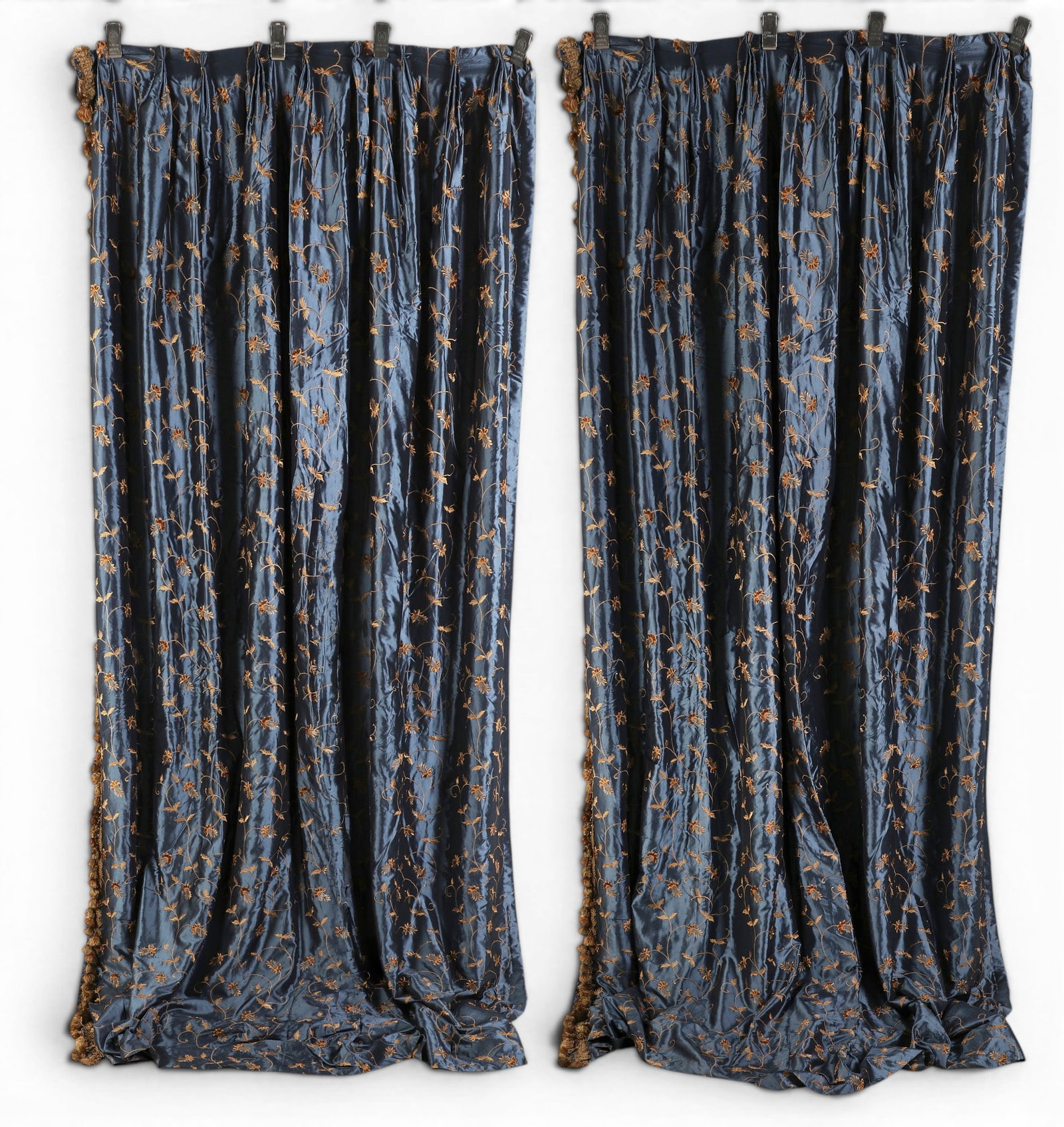 A pair of silk drapery panels: A pair of silk drapery panels Each Panel: height 103 x width 42 in. (261.6 x 106.7 cm.)