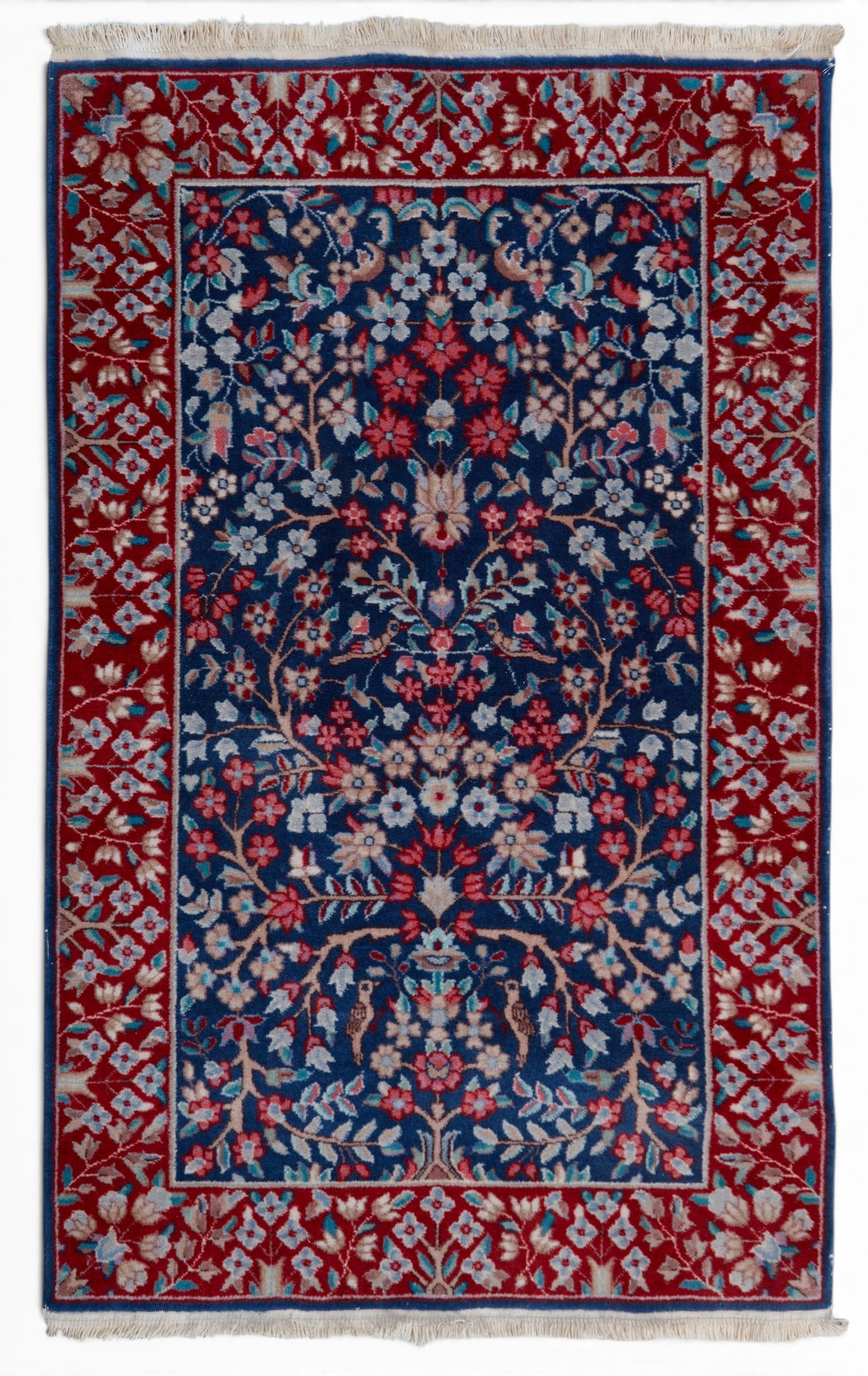 A Sino Kashan rug, Chinese: A Sino Kashan rug Chinese approximately 2ft 5in x 4ft (76x121cm)