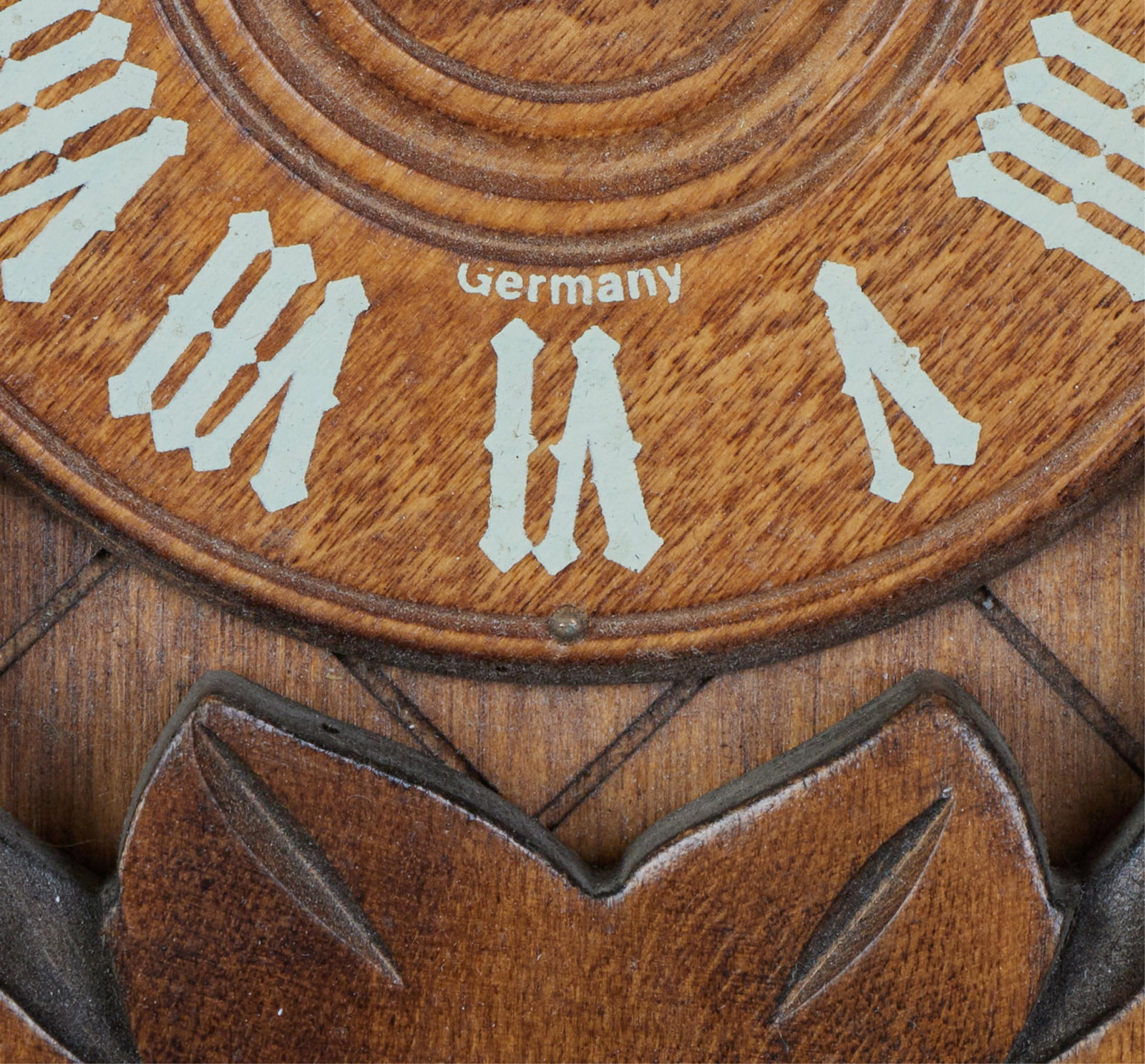 A wooden cuckoo clock - 6