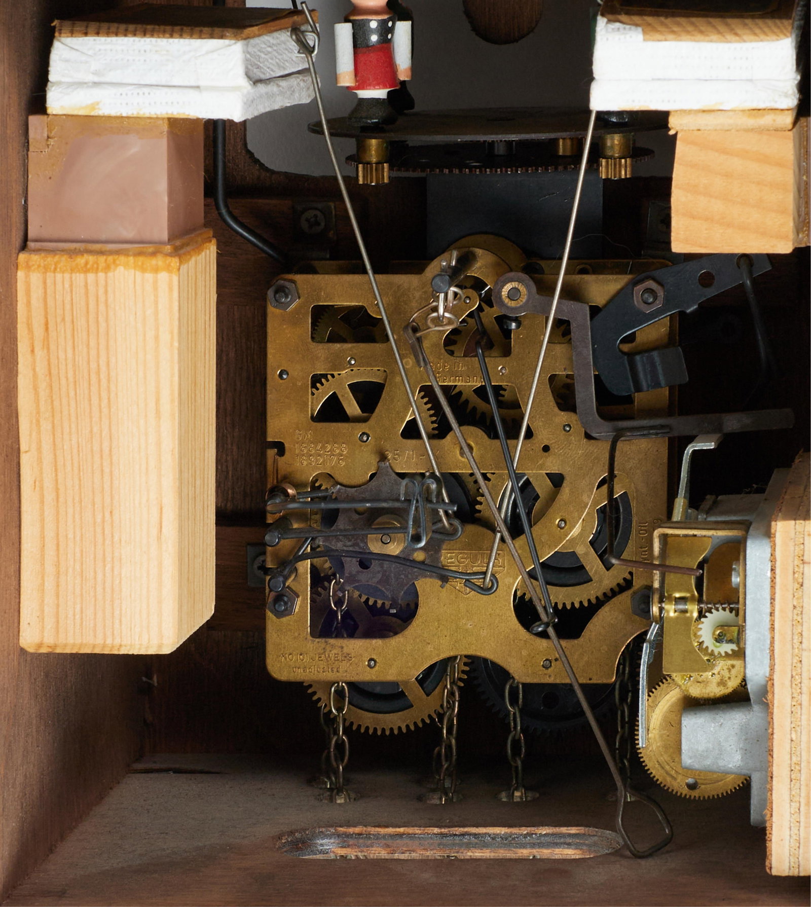 A wooden cuckoo clock - 8