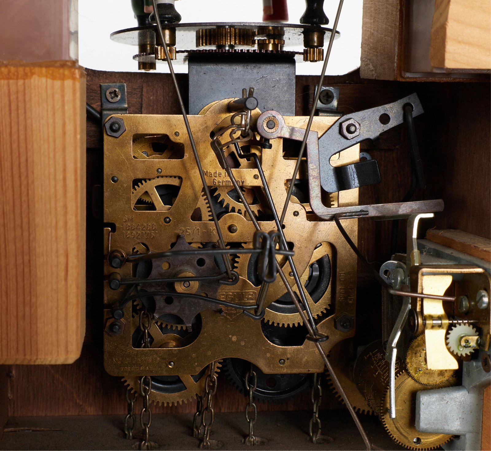 A wooden cuckoo clock - 9