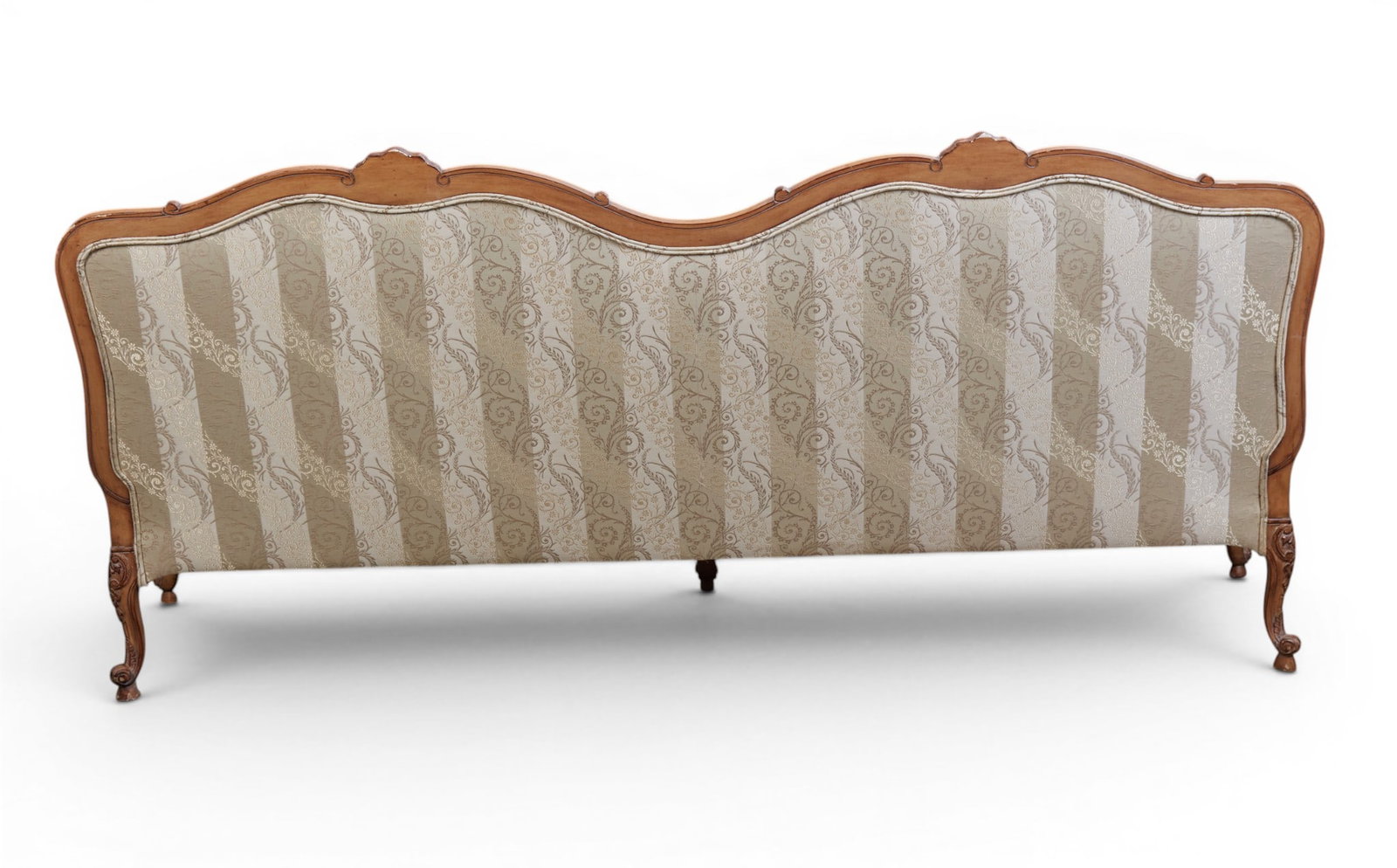 An upholstered sofa - 7