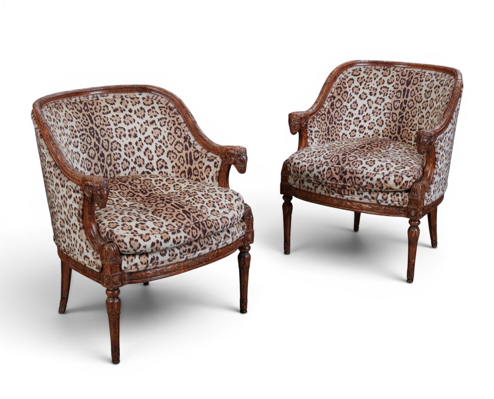 A pair of Louis XVI style oak bergeres, 20th century (1 of 11)