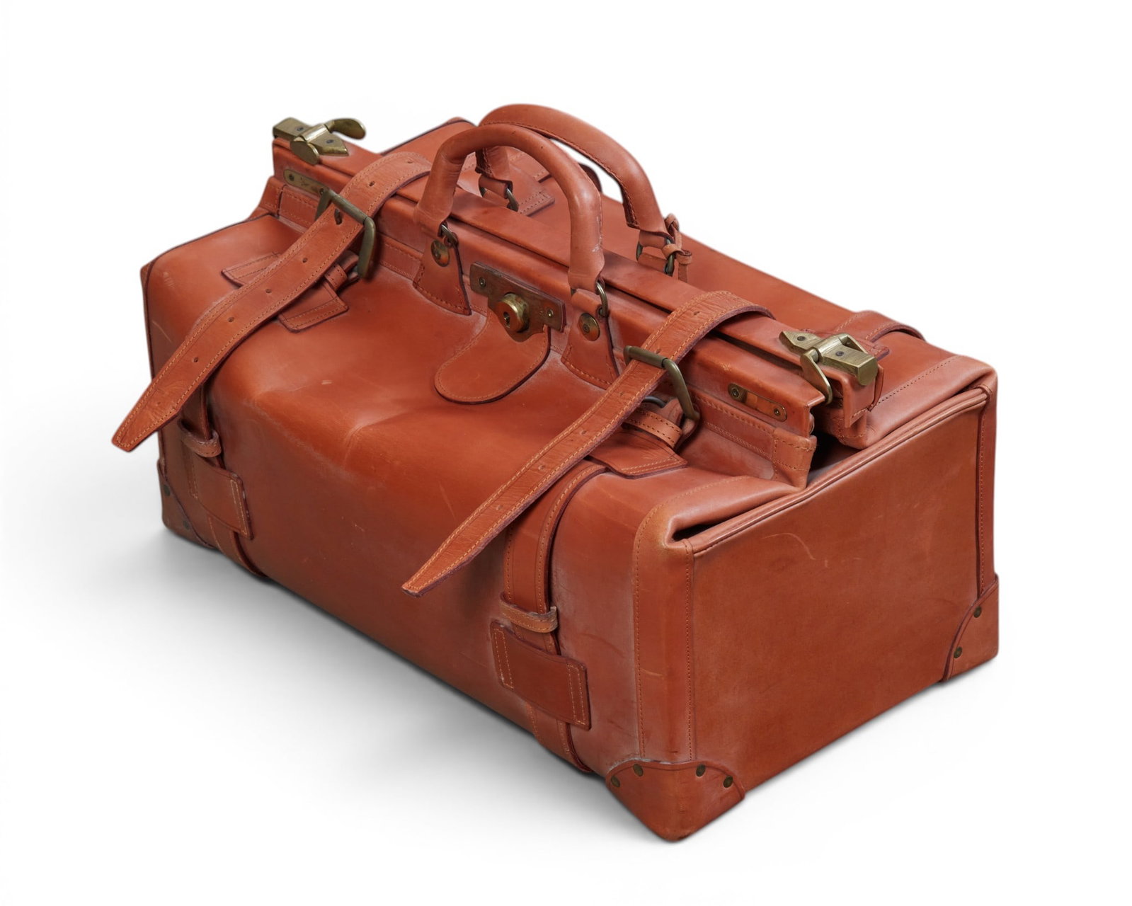 A tan leather Gladstone bag, 20th century (1 of 5)