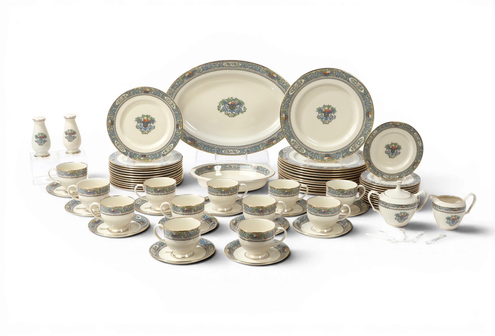 A Lenox Autumn porcelain part dinner and tea service, modern (1 of 5)