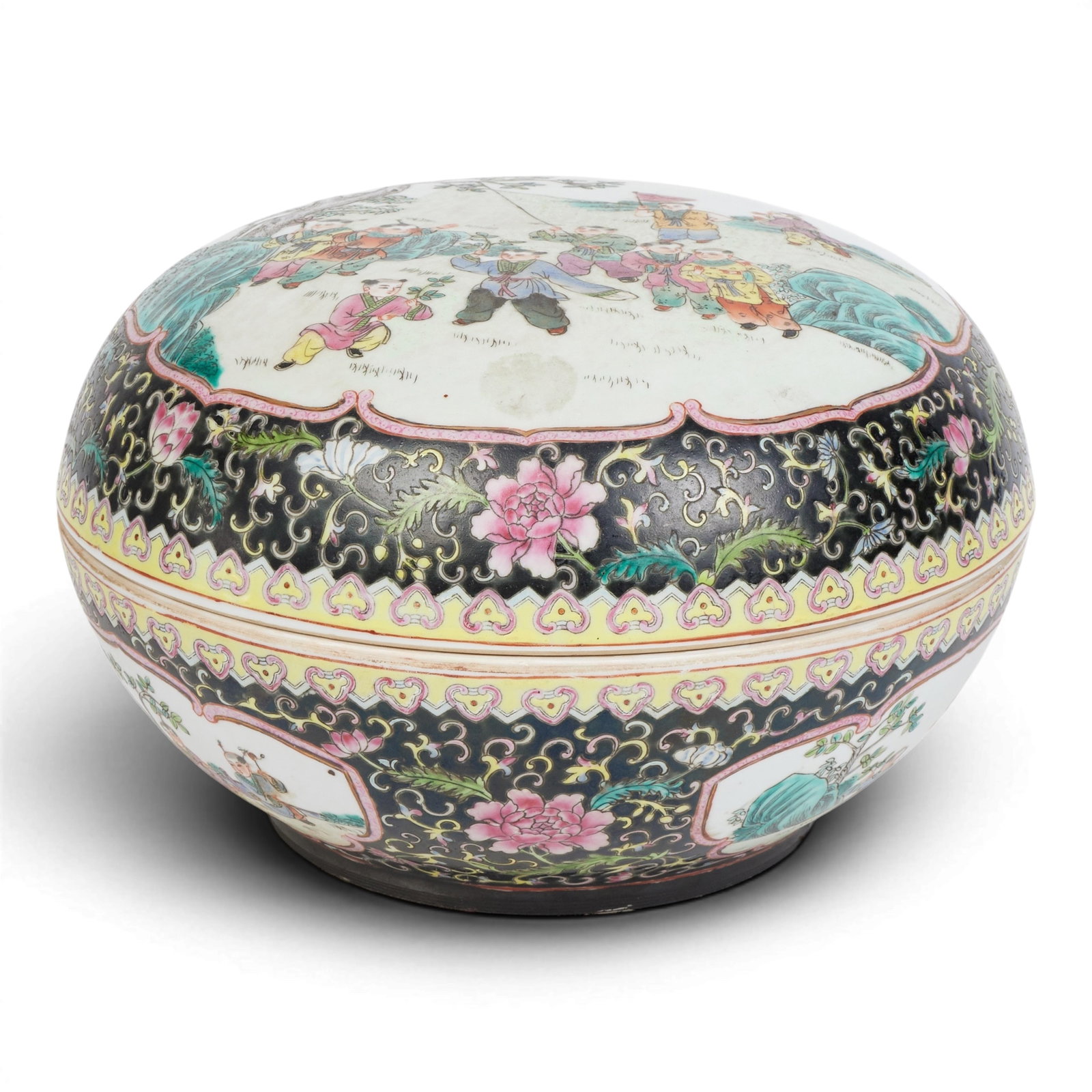 A Chinese Famille Noire porcelain circular covered box (1 of 6)