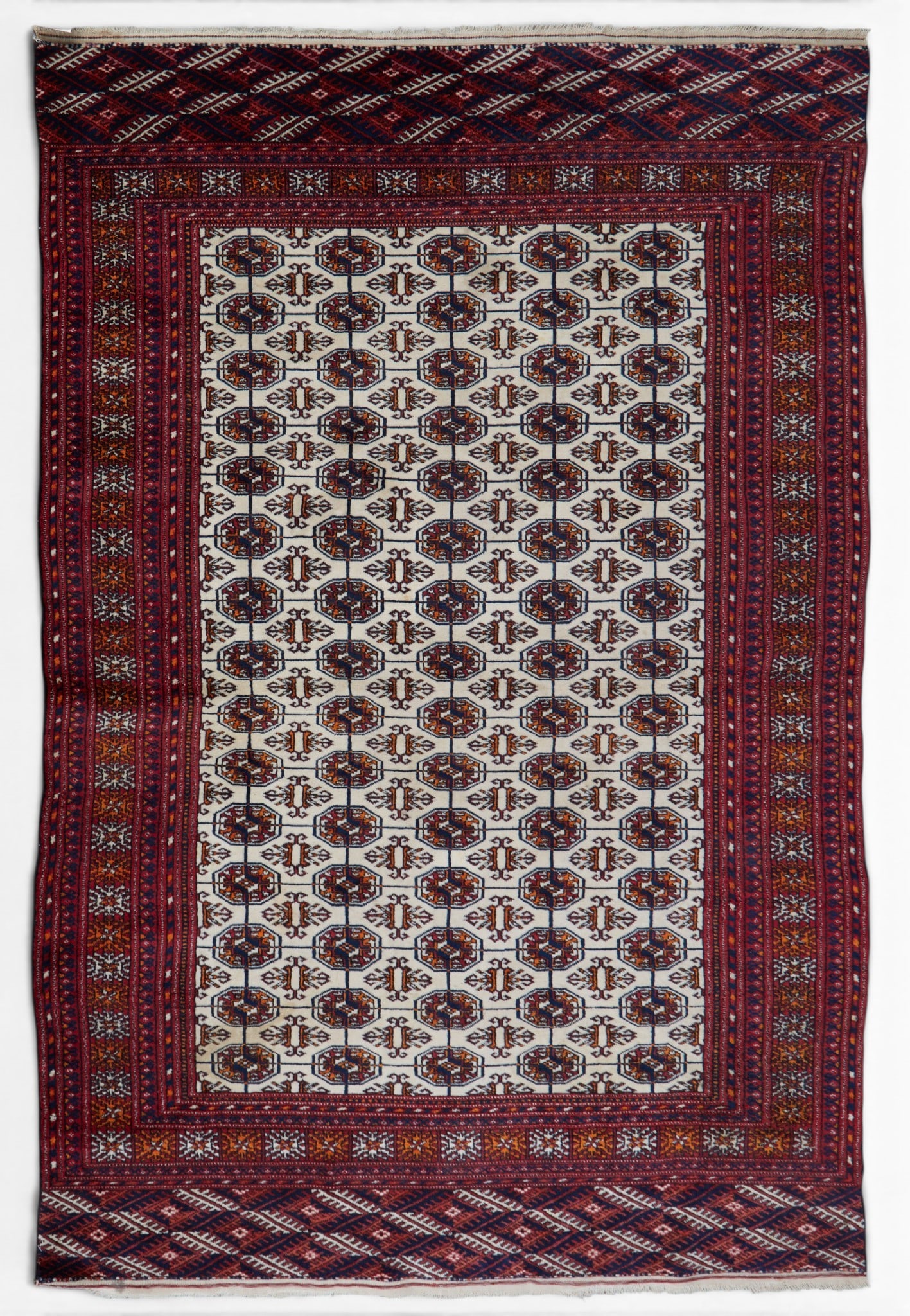 A Tekke rug, second quarter 20th century: A Tekke rug second quarter 20th century approximately 4ft x 6ft (121 x 182cm)