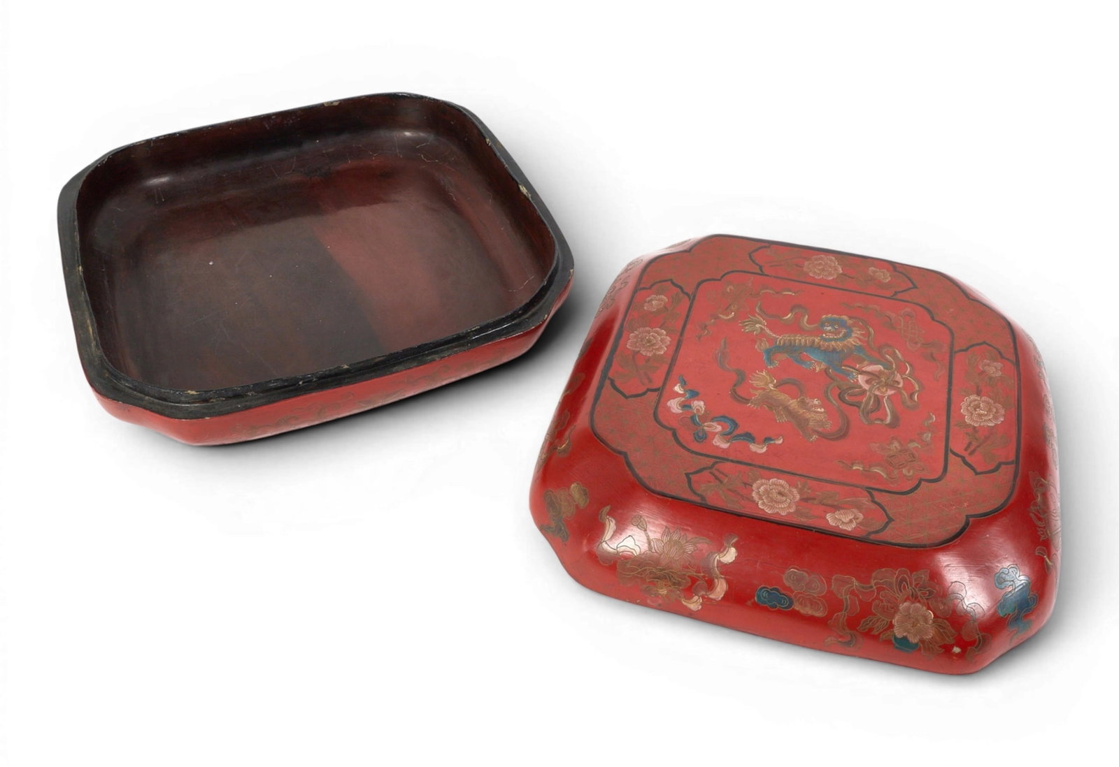 A Chinese red lacquer table box - 2