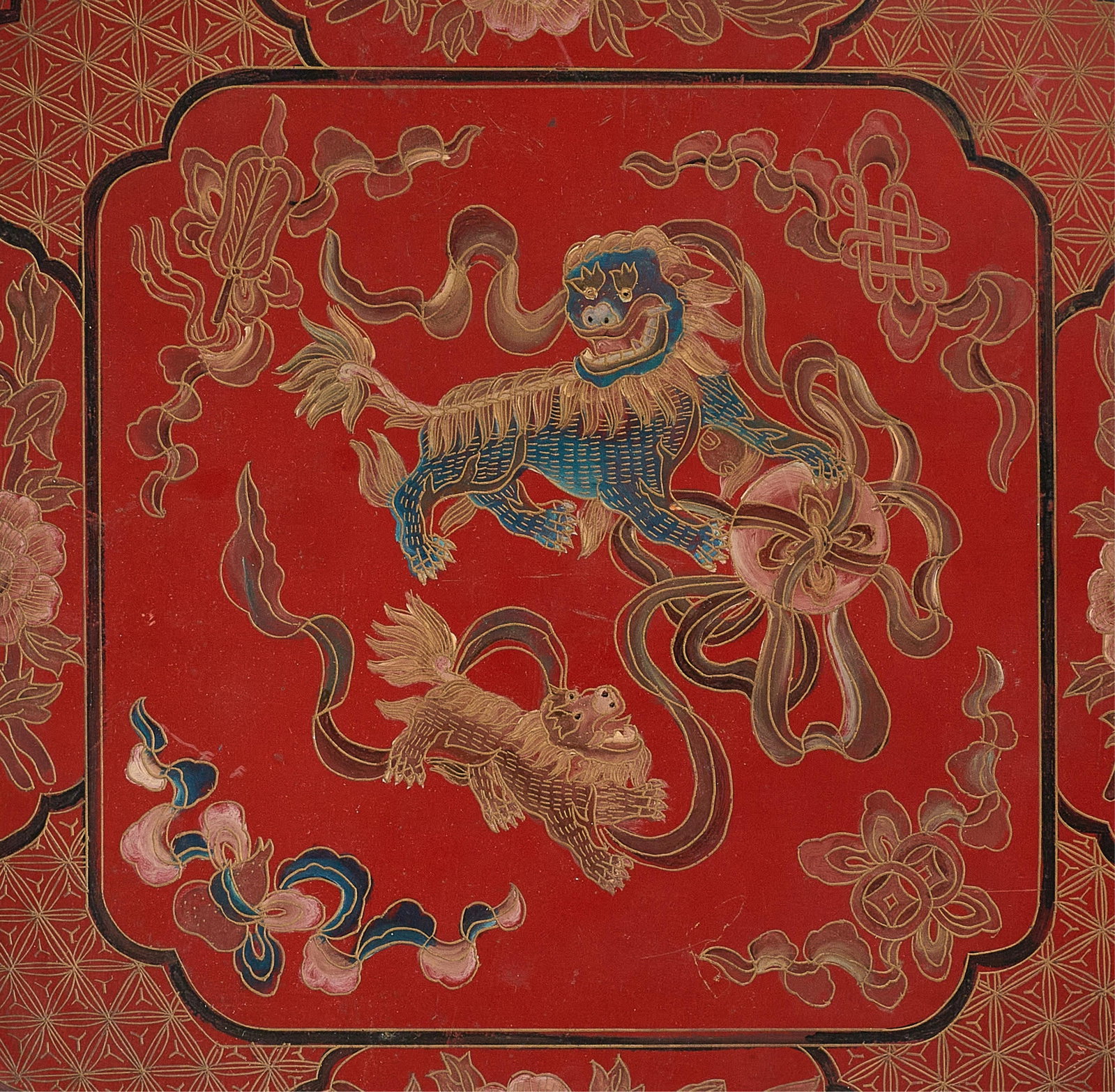 A Chinese red lacquer table box - 4