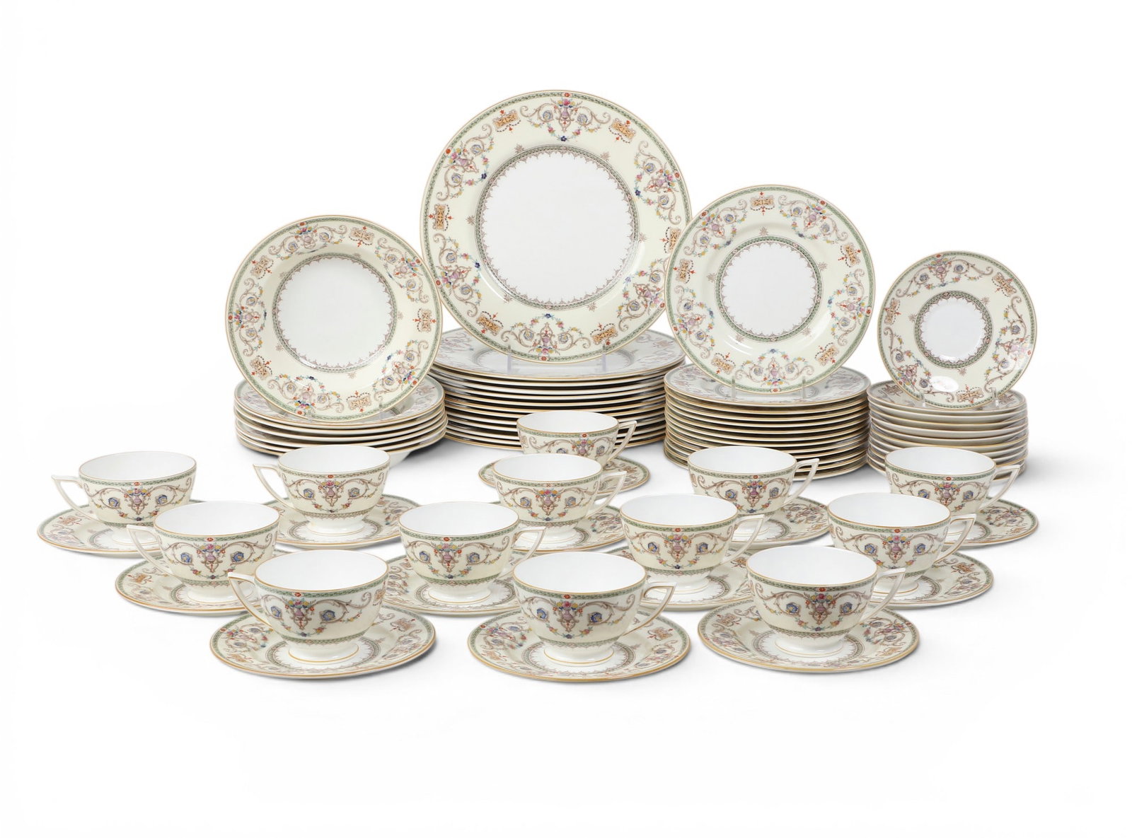 A Minton Tweedsmuir pattern dinner service, (71) (1 of 4)