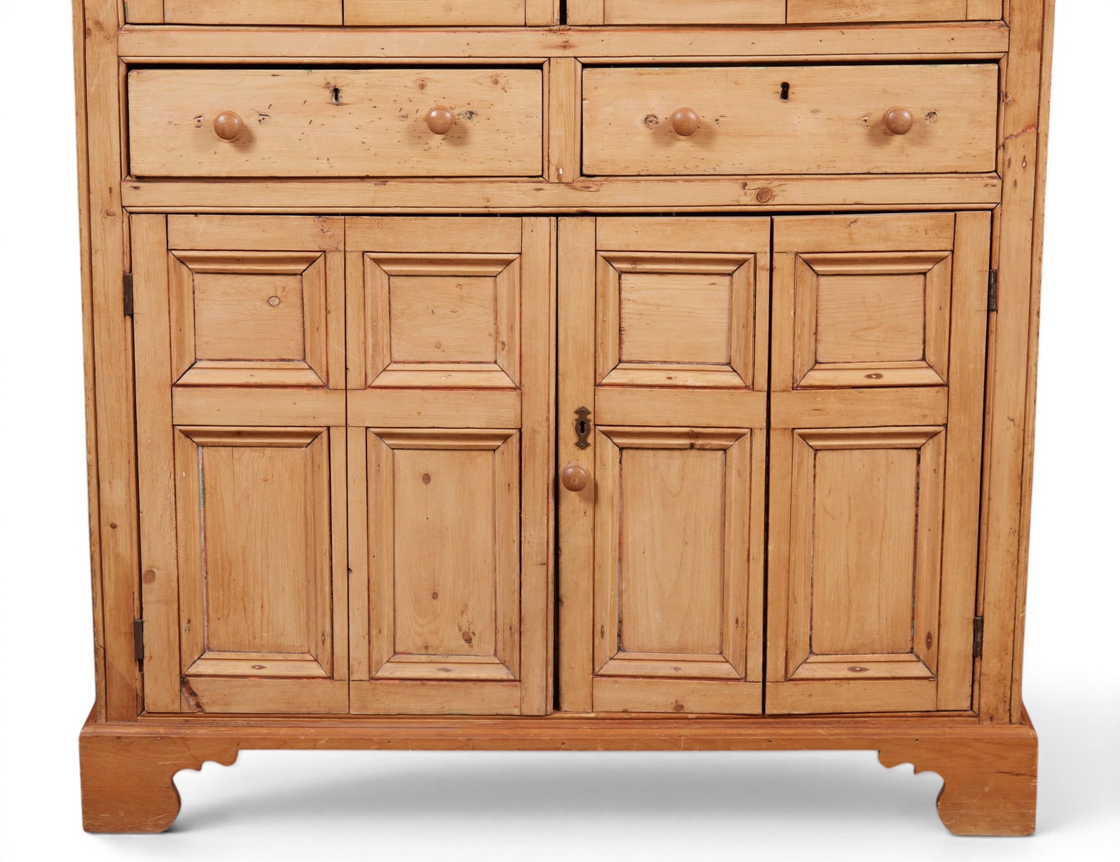 A pine cabinet - 4
