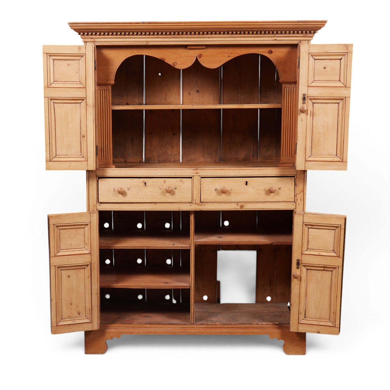 A pine cabinet - 5