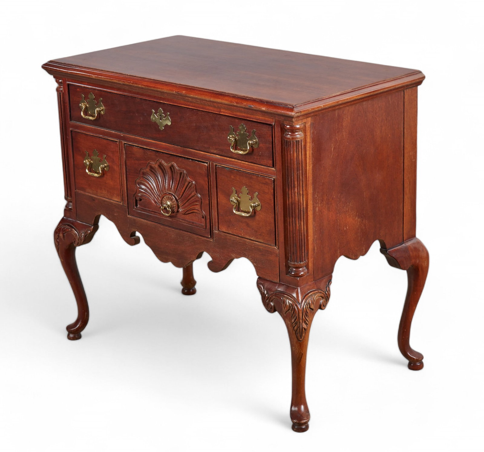 A Thomasville Chippendale style lowboy, modern (1 of 8)