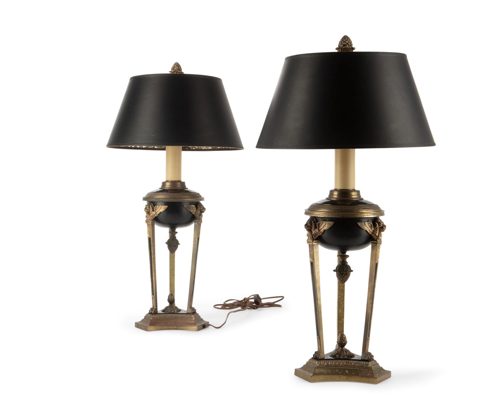 A pair of Regency style gilt and painted metal lamps (1 of 7)