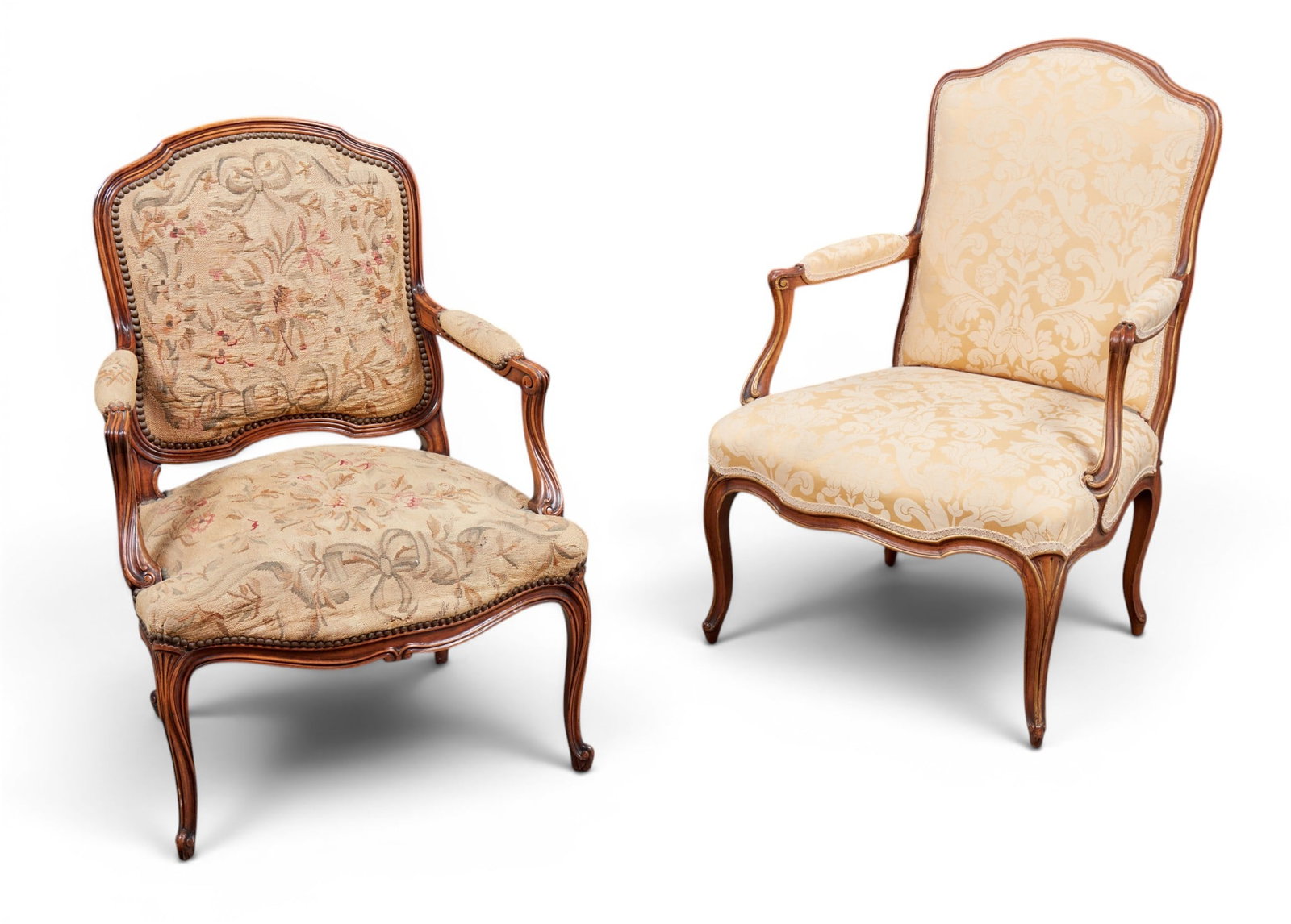 Two Louis XV style armchairs (1 of 10)