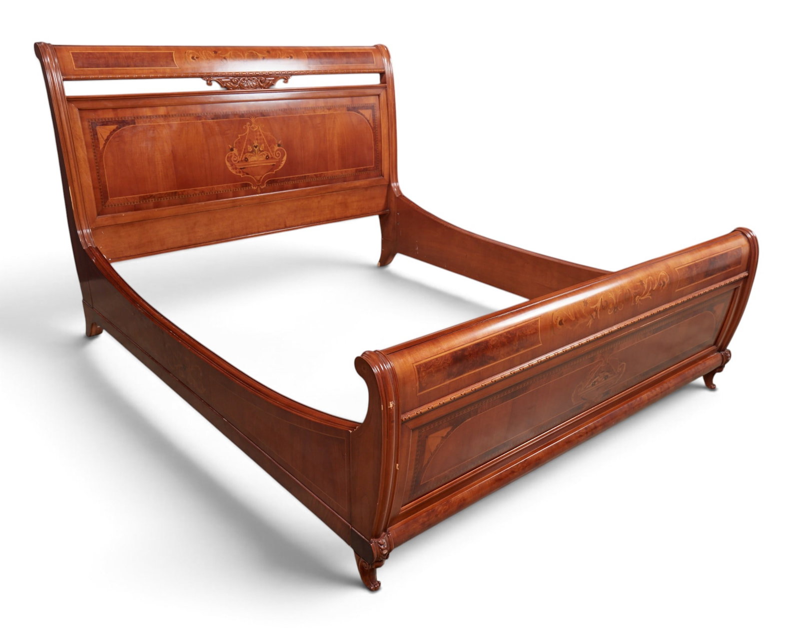 A Louis Phillippe style sleigh bed. (1 of 8)