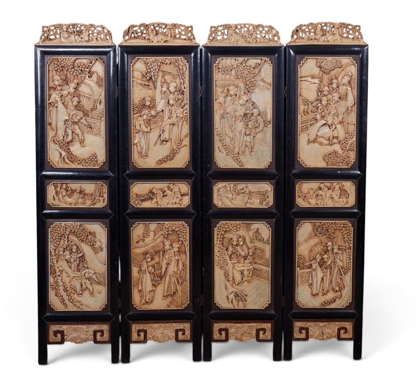 A four panel Chinese screen (1 of 14)