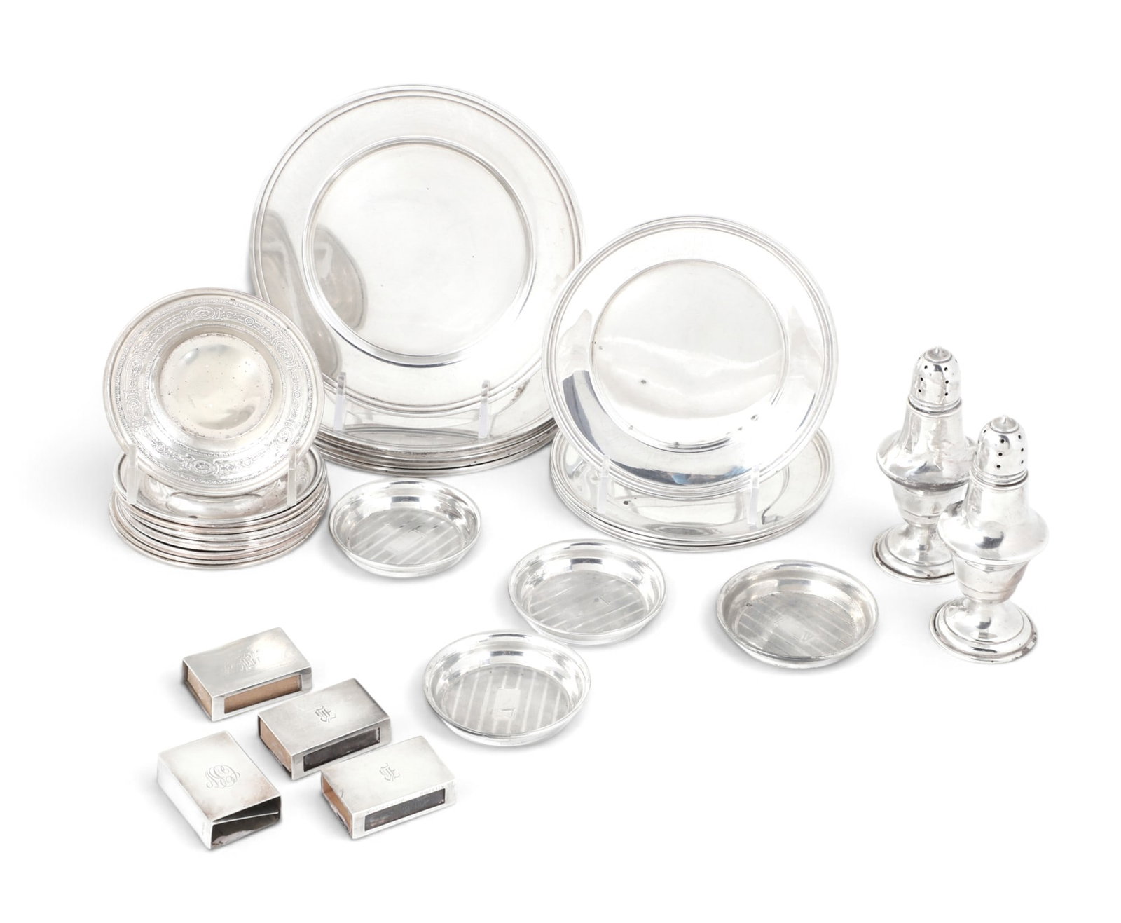 A group of thirty four sterling silver table articles: A group of thirty four sterling silver table articles 34.63t oz (1077g)