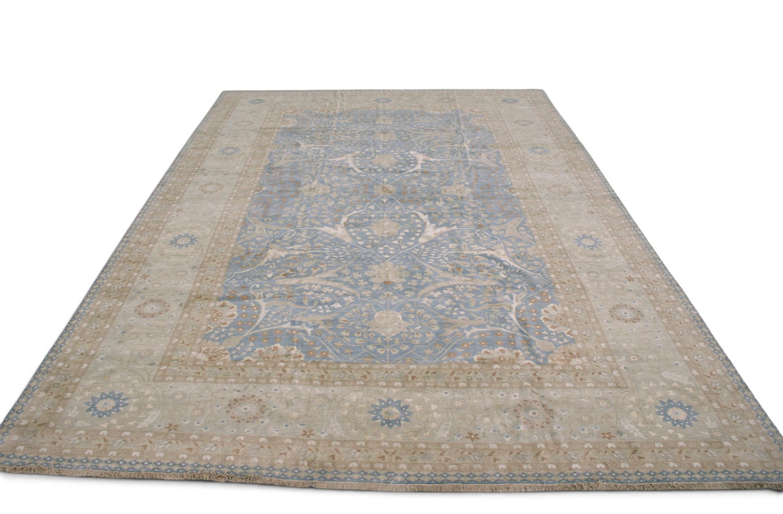 A Tabriz design area rug (1 of 5)