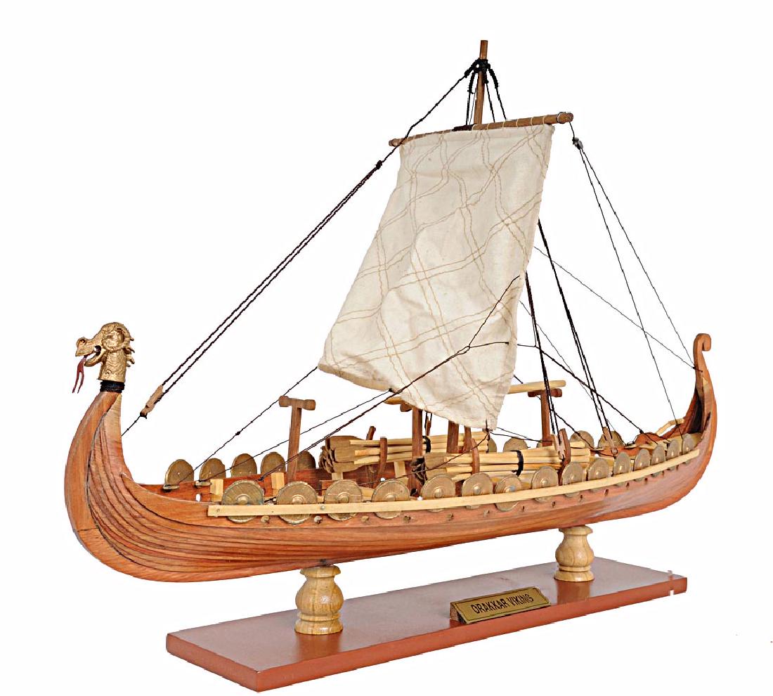 Drakkar Viking L40: Drakkar Viking L40 **|**|** This is a stunning replica of the Drakkar viking boat a classic boat used by the Viking between 7th & 10th century. It looks and feels like a miniature real boat. This 15-i