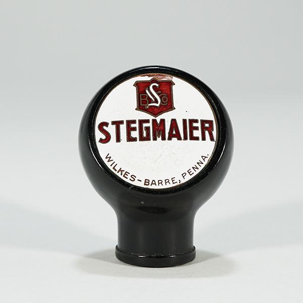 Stegmaier BLACK KNOB WHITE S Ball 1667: Reference: n/a Brewery: Stegmaier Brewing. Wilkes-Barre, Pennsylvania Manufacturer/Plant: