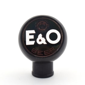 E and O Beer 1930s Enameled Ball Tap Knob