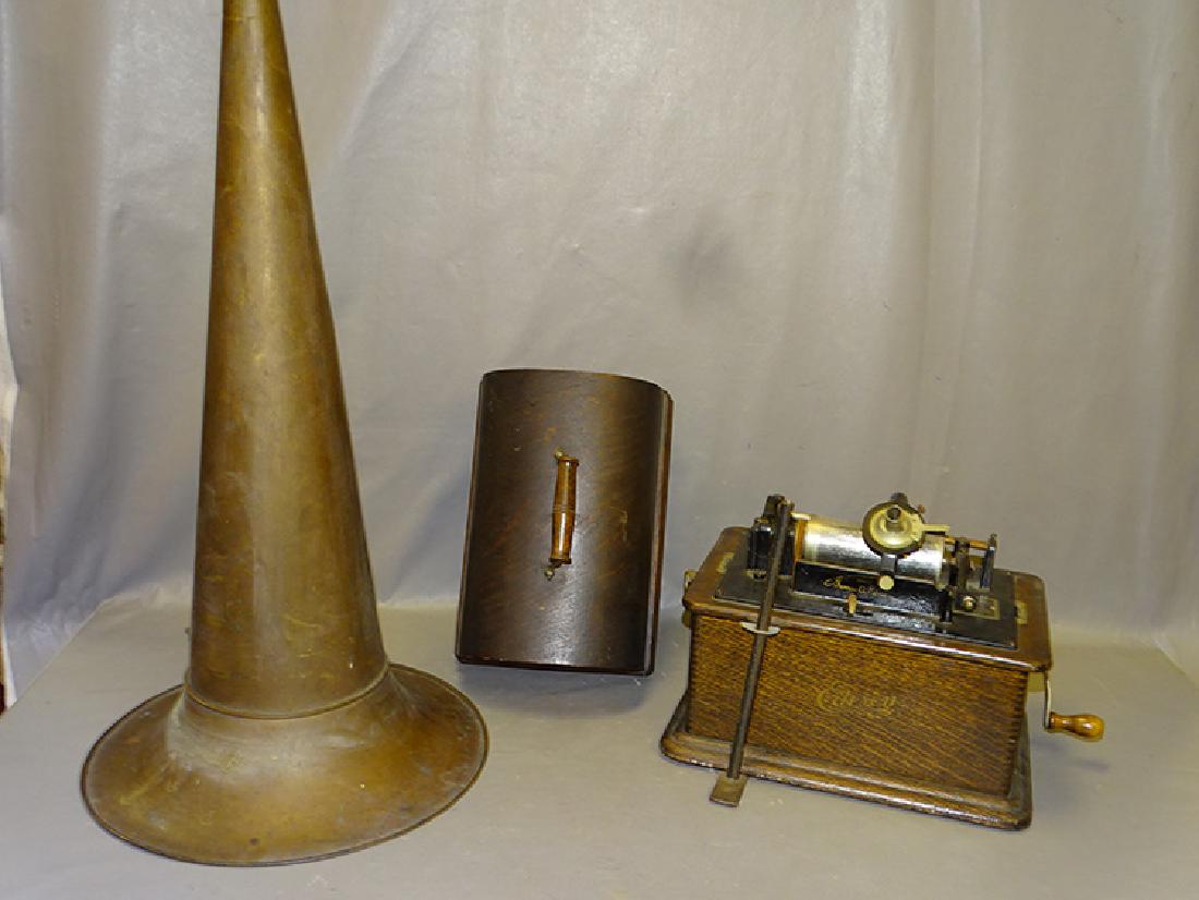 Oak Edison Victrola with Brass Horn: Oak Edison Victrola with brass horn. Working (needs oiling).