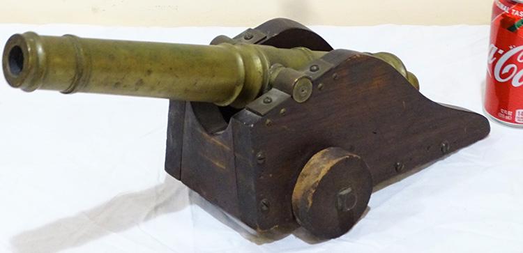 Antique 16" Brass Signed Canon: Antique 16" brass signed Canon labeled English Long Tom 32 Pounder. Same as on the Constitution 1770-1812 (Harold Peterson Collection). Probably from late 19th C.