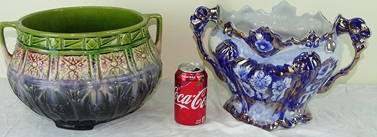 2 Nice Planters Majolica and Flo Blue (1 of 4)