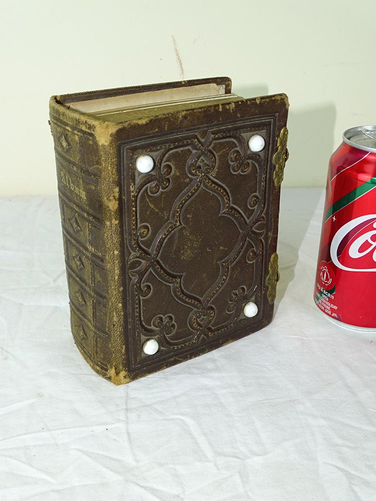 Photo Album with Tom Thumb Photo (1 of 6)