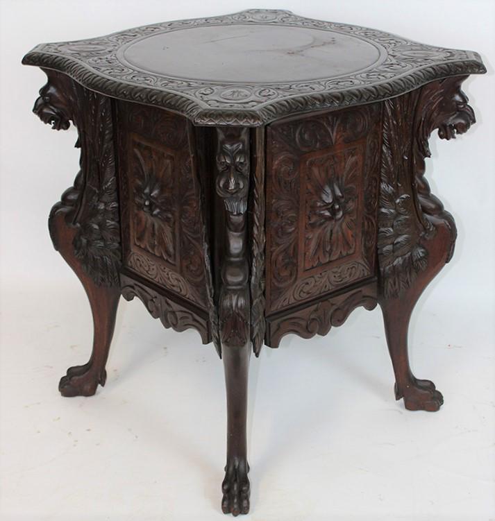 Awesome Horner Table with Winged Griffins (1 of 9)