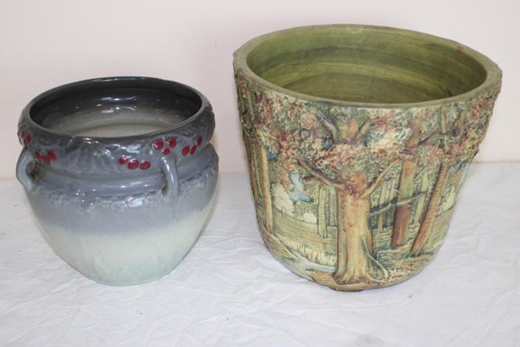 2 Weller JardiniÃ¨res: 2 Weller jardinieres.9" tall by 11" wide forest. No chips or cracks.