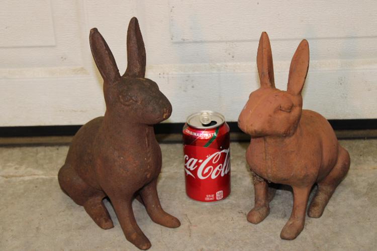 2 Cast Iron Rabbits (1 of 3)