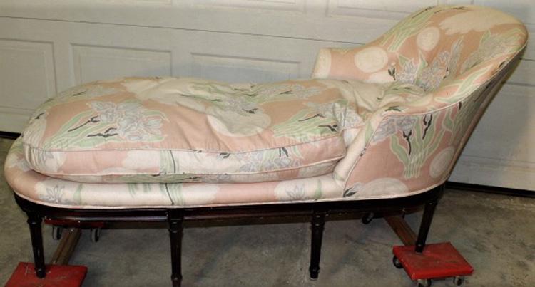 Comfortable Chaise Lounge (1 of 3)