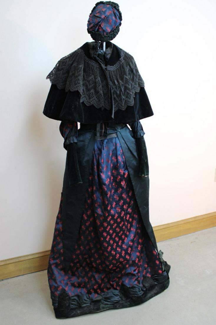 Great Victorian Dress (1 of 5)