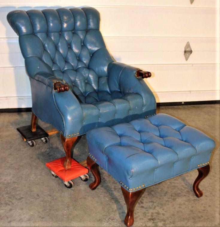 Chesterfield Style Leather Sleepy Hallow Chair: Chesterfield style leather sleepy hallow chair. Nicely tufted, some wear. Nice and comfy in blue. No tears from Forslund Grand Rapids, MI. Tag is missing