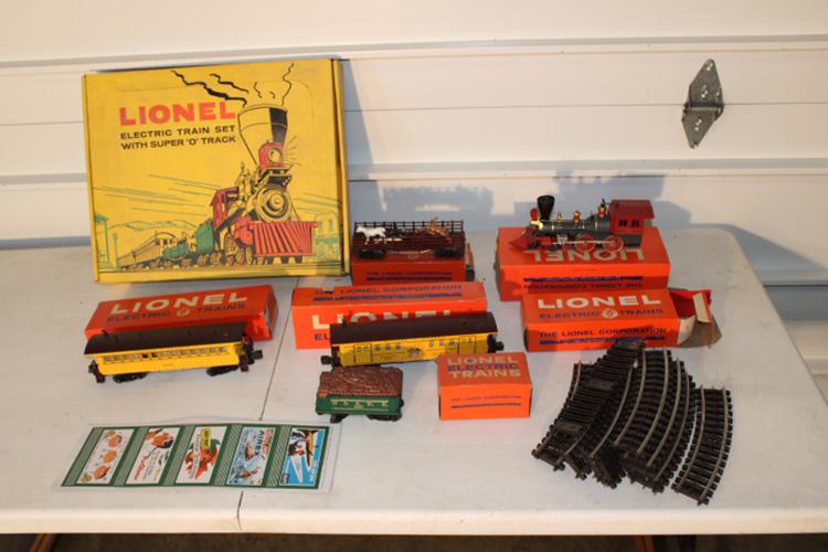 Lionel Train Set: Lionel train set in original box.