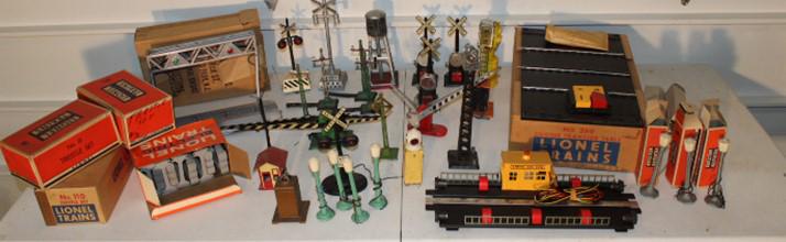 Great Lot of Lionel Accessories: Great lot of Lionel accessories including #350 engine transfer table. Nice lot.
