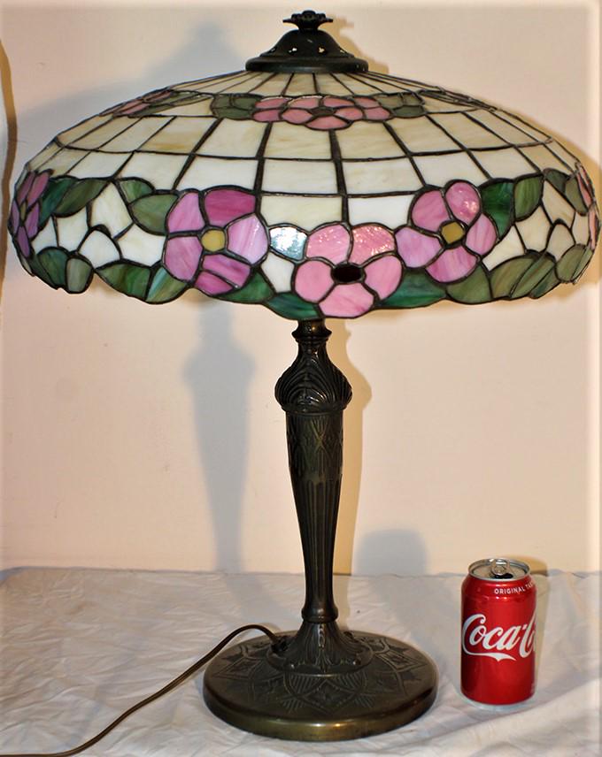 Beautiful 18" Lamb and Green Leaded Table Lamp (1 of 4)