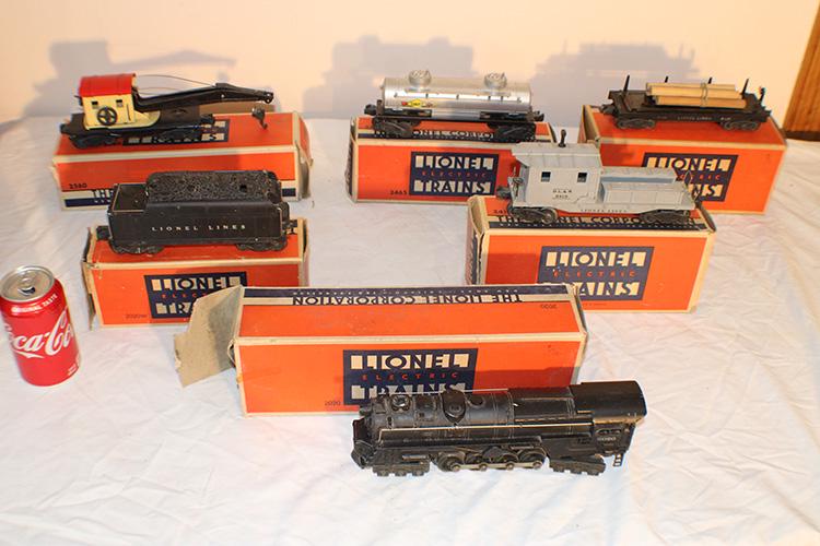 6 Lionel Train Cars in Boxes (1 of 5)