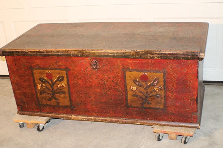 Wonderful Blanket Box in Original Paint (1 of 8)
