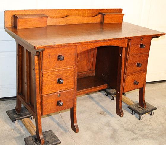 Quality Mission Oak Kneehole Desk (1 of 3)
