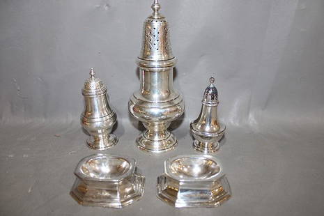 5 Piece of Nice Sterling Silver: 5 piece of nice sterling silver including sugar shaker black star, 2 salts by James Robenson, etc. 15.8 troy oz.