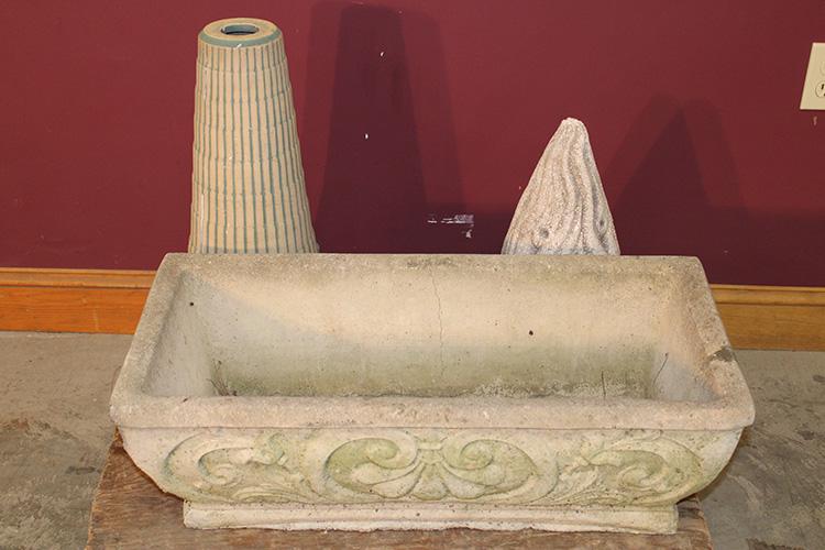 3 Pieces of Garden Items Incl. 30" Planter Flame Finial (1 of 4)