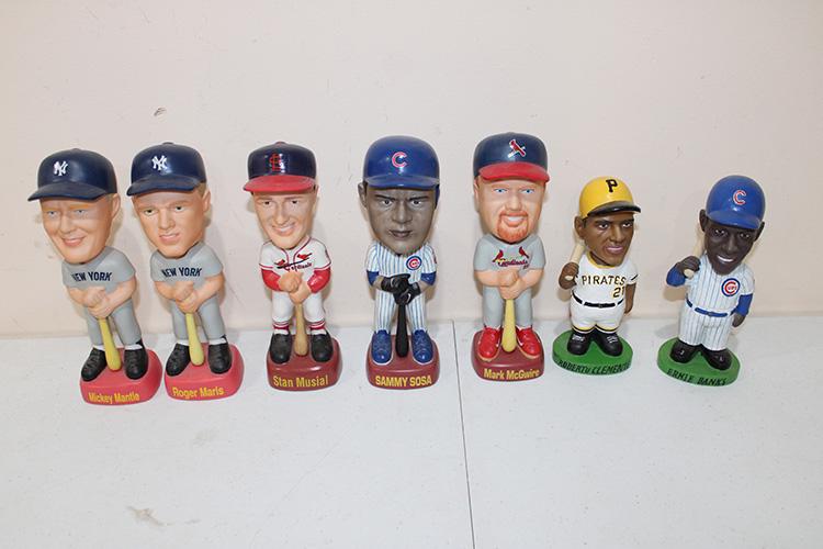 7 Vintage Baseball Bobble Heads (1 of 5)