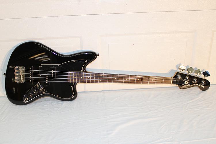 Fender Squier Jaguar Bass