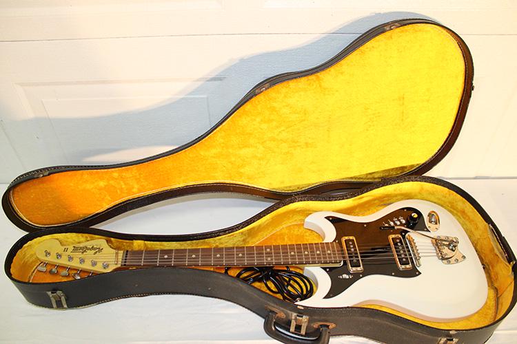 Vintage "Hagstrom II": Vintage "Hagstrom II" and case. Serial #672066