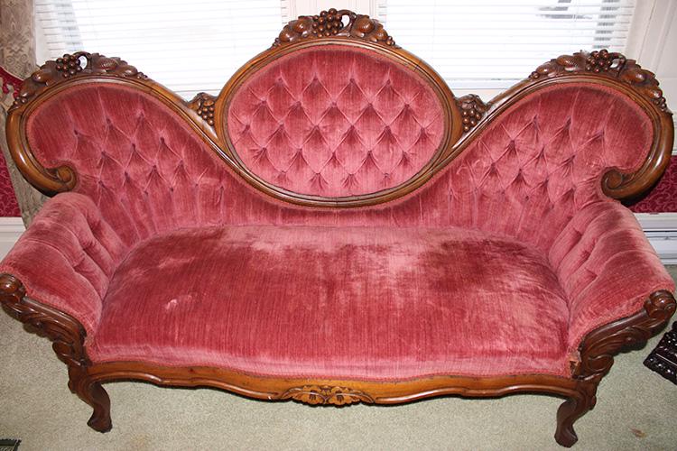 Fine Tufted Medallion Back Sofa with Large Cluster of (1 of 4)